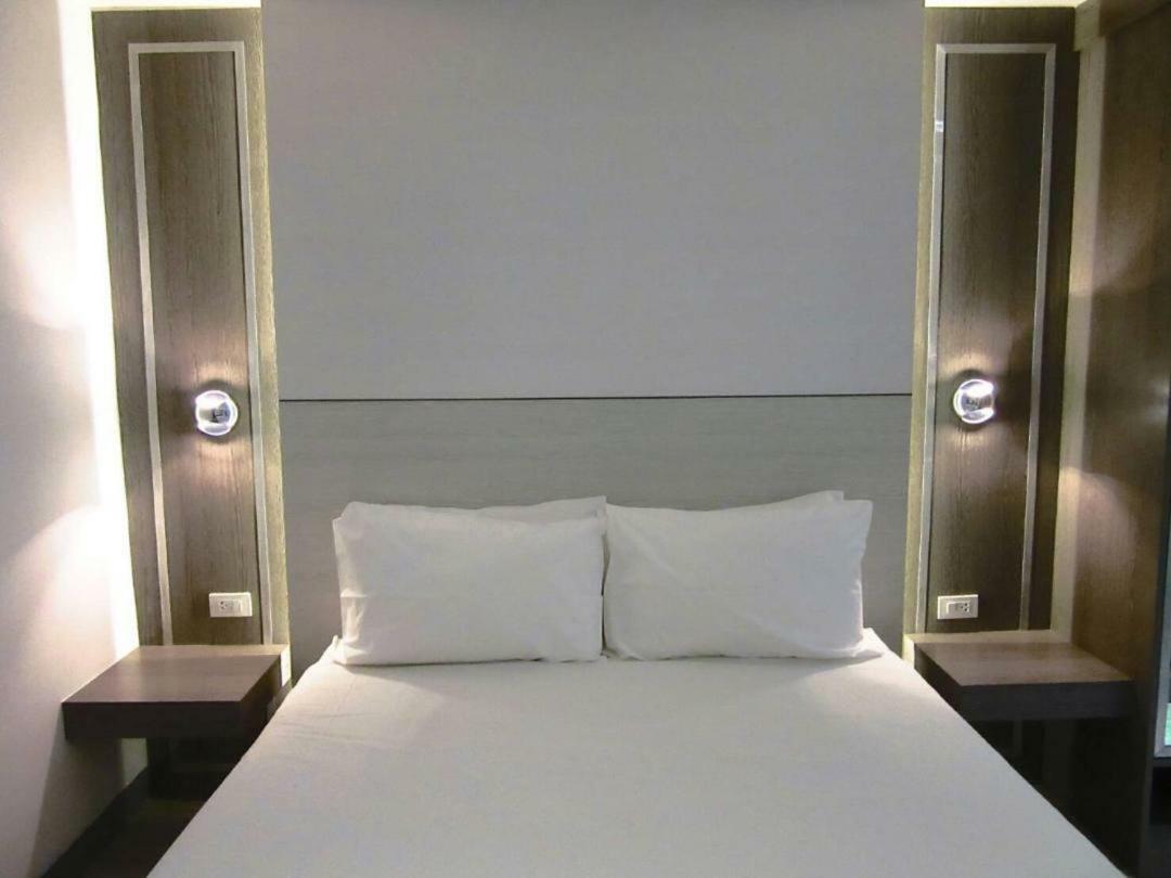 Urban House Hotell Bangkok Eksteriør bilde